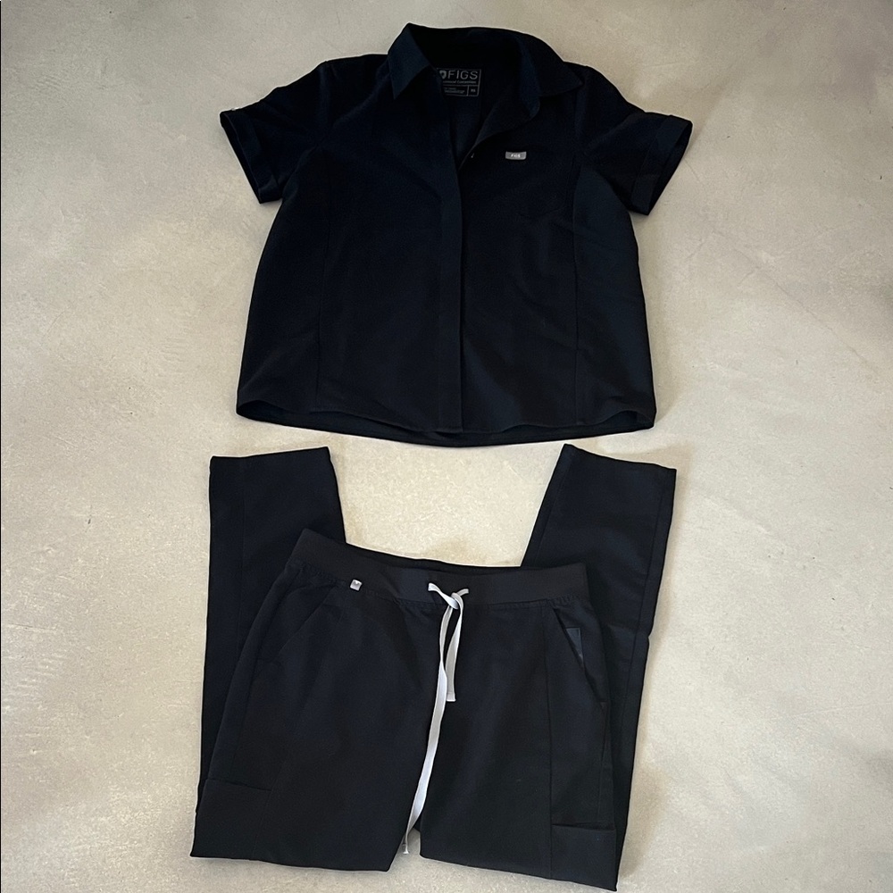 Figs Women's Black Technical Collection Scrub Set
